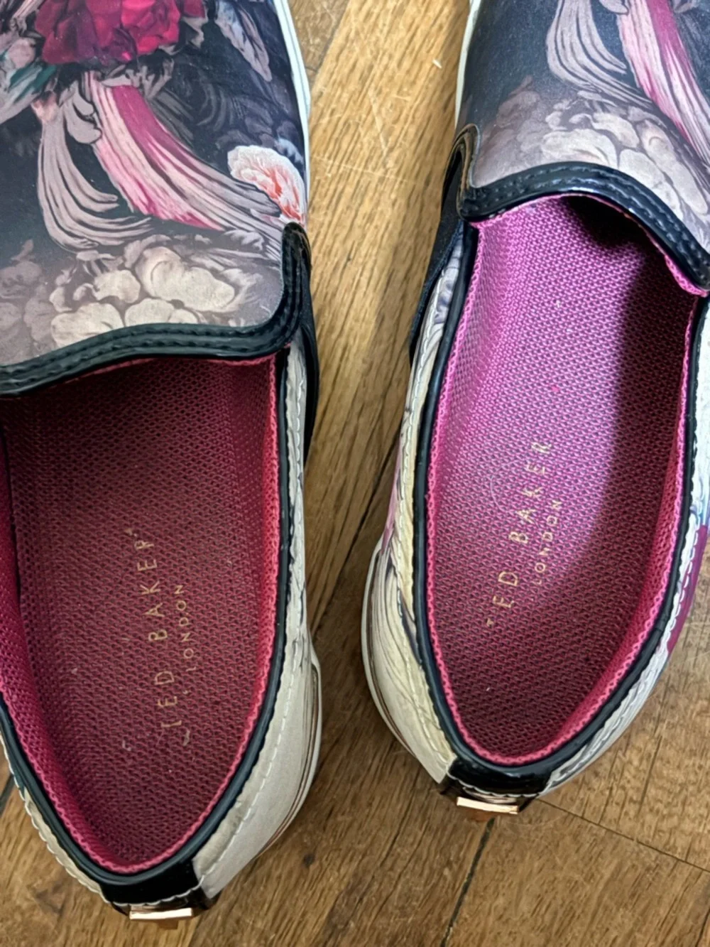 Ted Baker Laulei Women's floral slip on sneakers trainers. - Picture 3 of 8
